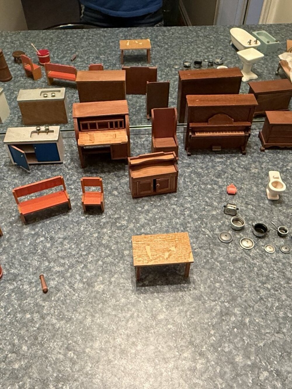 Dollhouse furniture